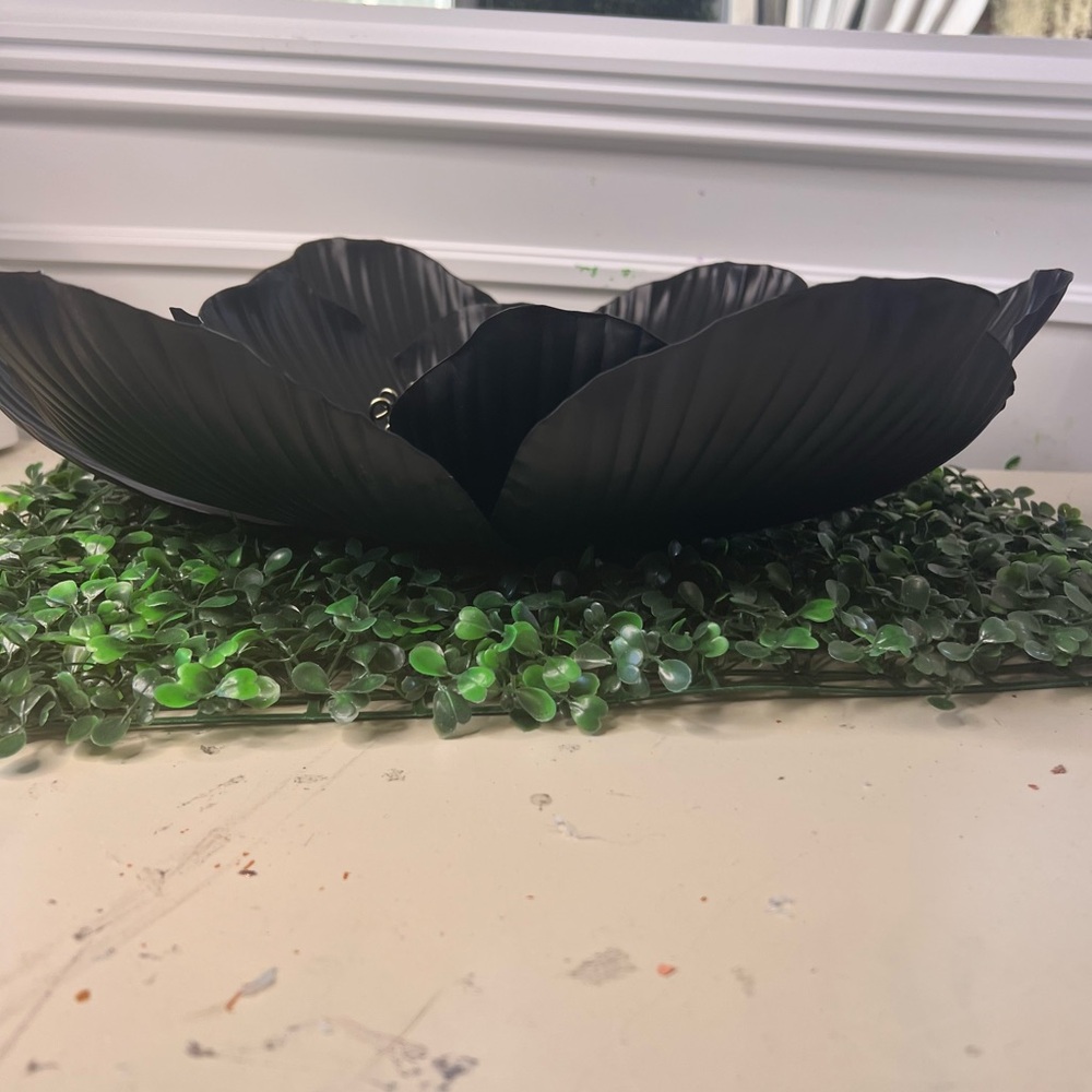 Black and Gold Metal Wall Flower Decor - Picture 4 of 8